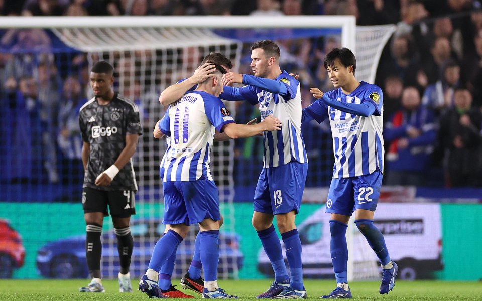 Брайтън надви с 2:0 закъсалия Аякс в мач от група