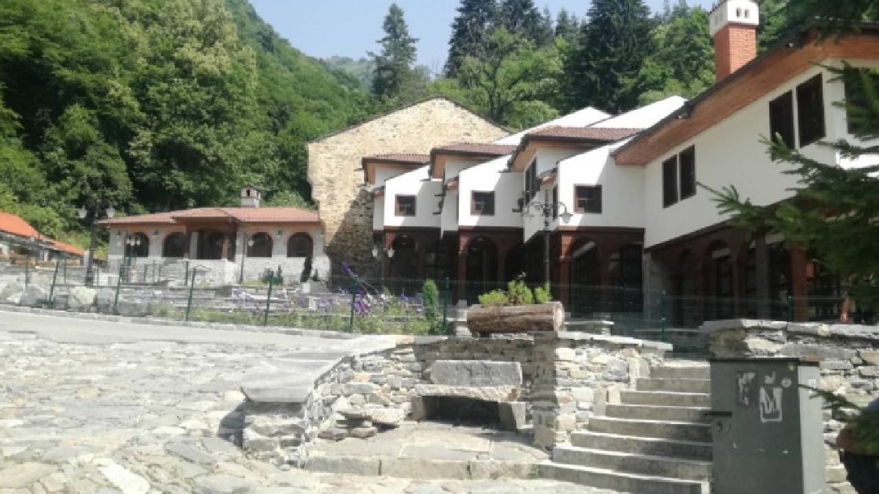 Администрация на рилския манастир