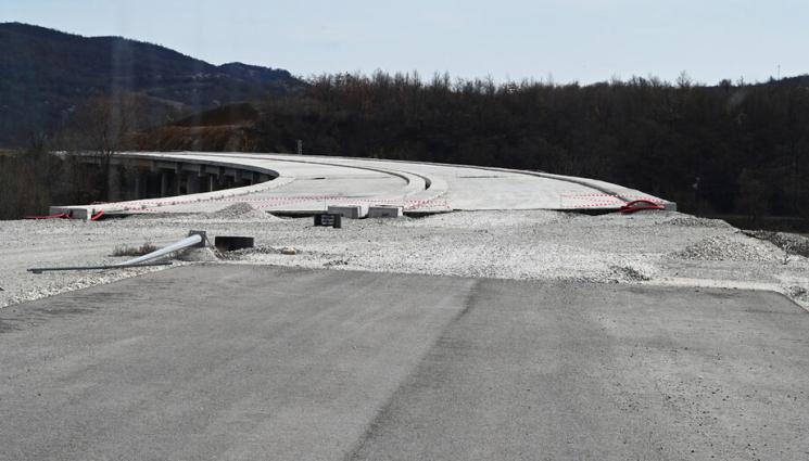 строеж Хемус - С ПРОМЕНИ В ЗАКОНА: Намериха цаката на  недовършените строежи!