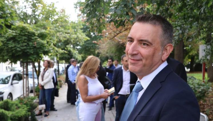 Ивайло Вълчев - ИВАЙЛО ВЪЛЧЕВ СЛЕД КАТО ГЛАСУВА: Пуснах вота си за това София да стане модерен европейски град от 21 век