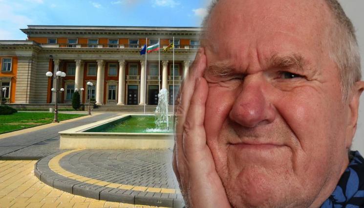 Перник шамар - ИЗБОРНИ ПЛЕСНИЦИ НА КИЛОГРАМ: Гневен гражданин ошамари кмет!