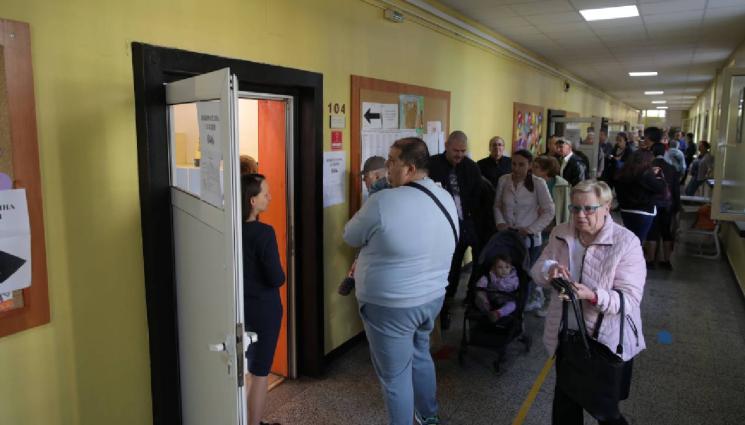 гласуване - СПОРЕД МВР: Без сериозни инциденти протича изборният ден