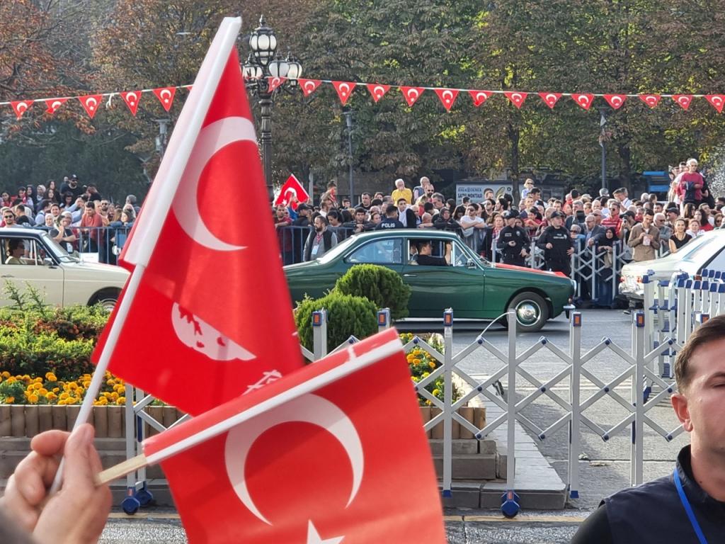 Най големият парад в историята на турските ВМС се проведе днес