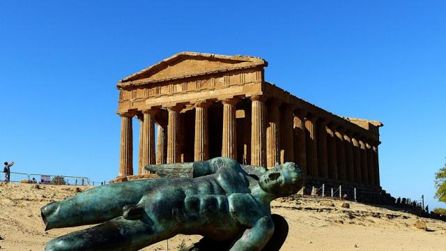 Музей в Барселона отвори врати за посетители нудисти