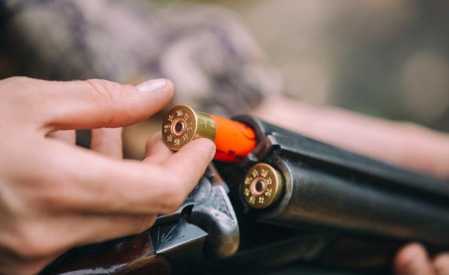 30-годишен стреля по баща си с въздушна пушка в Свищовско