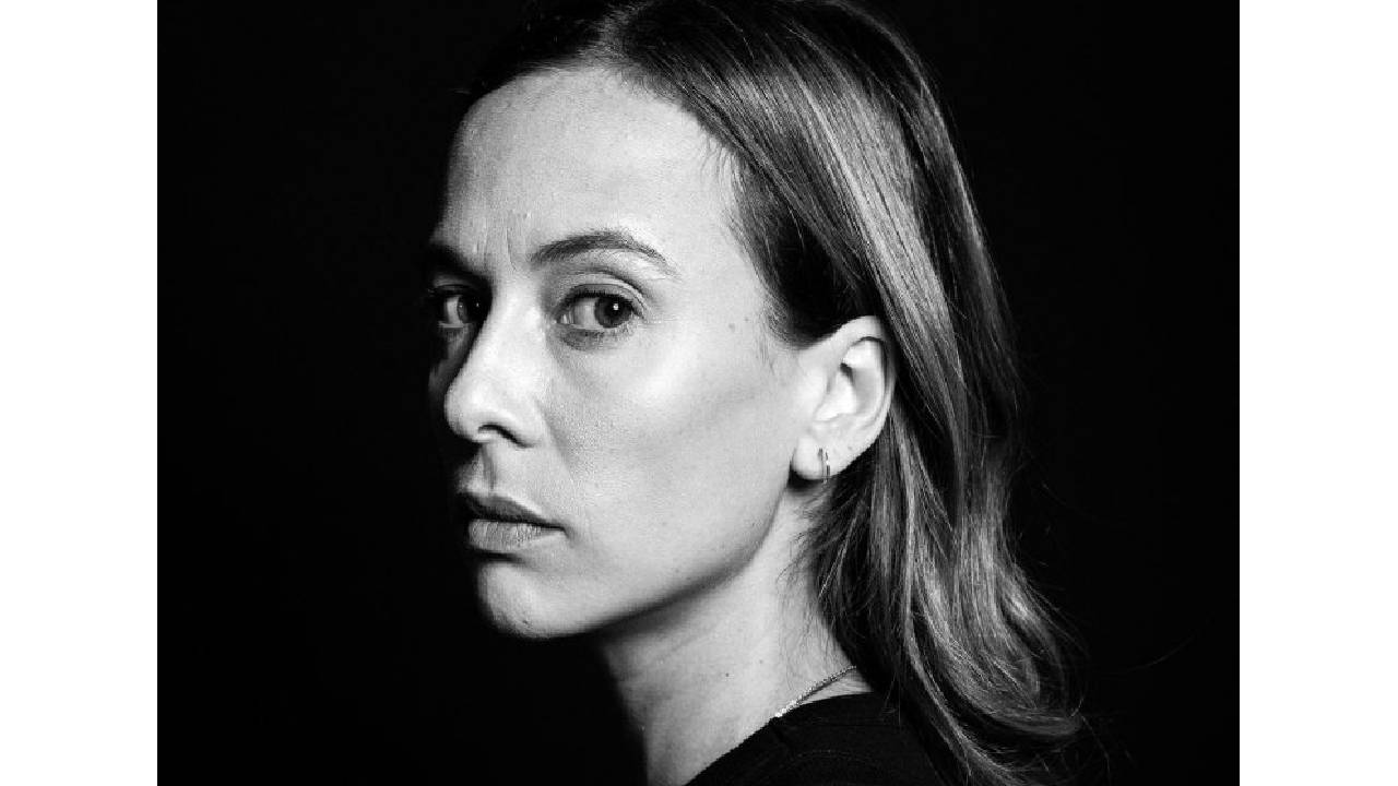 Бабинова като Анджела