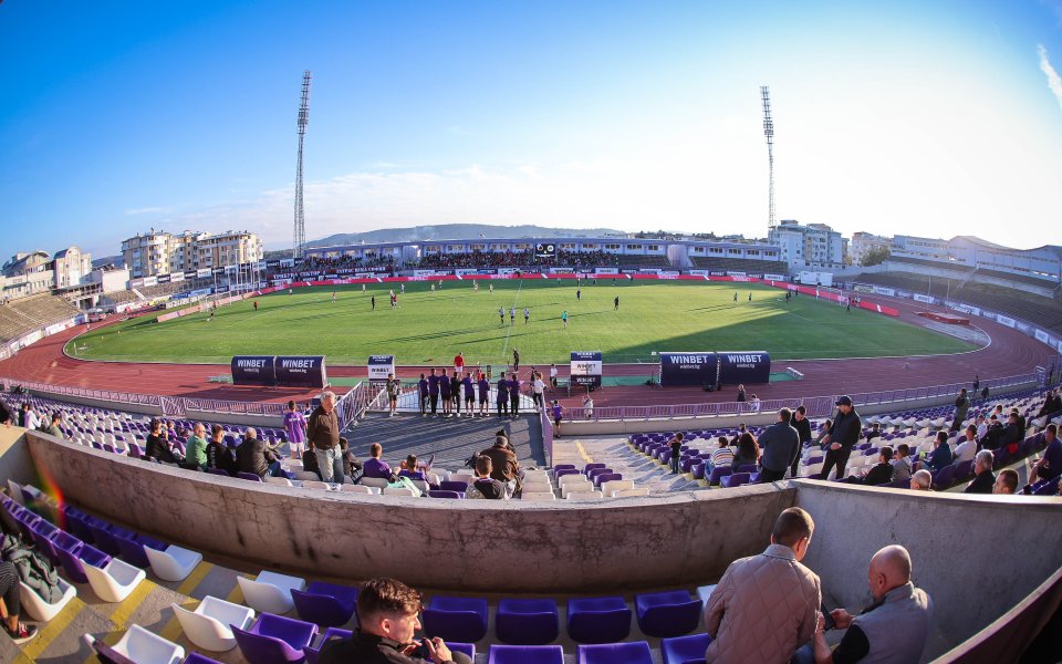 Етър и ЦСКА играят в отложена среща от третия кръг