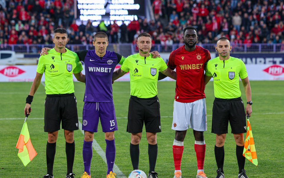 Етър и ЦСКА играят в отложена среща от третия кръг