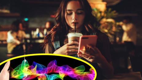 момиче телефон сигнал