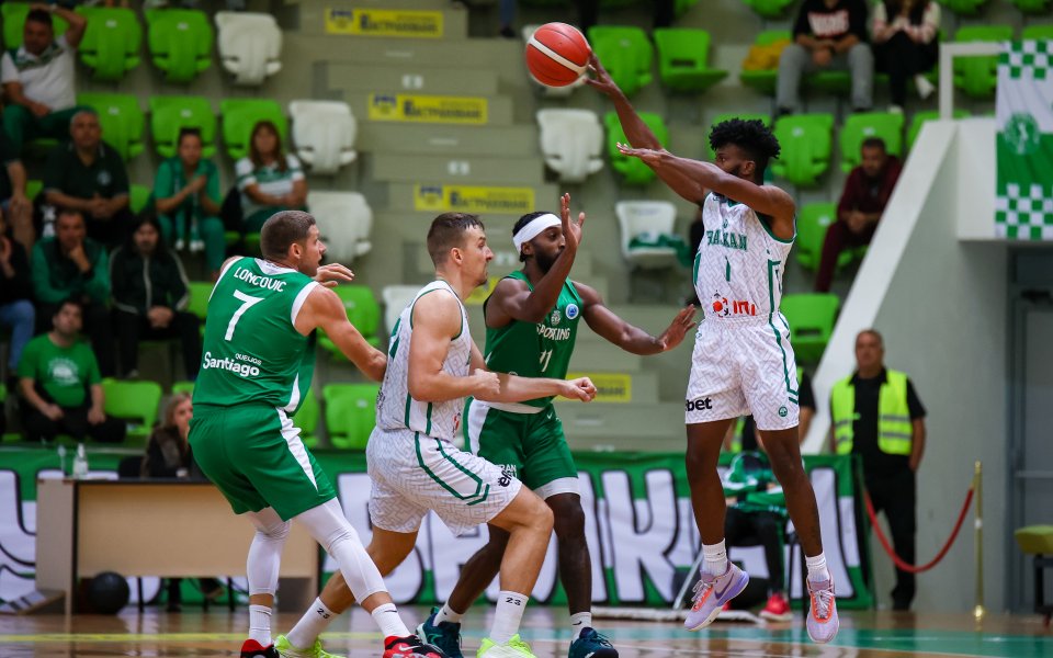 Българският баскетболен шампион Балкан надигра португалския Спортинг Лисабон с 81:70
