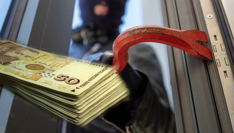 обир - НАГЪЛ ОБИР: Ловки апаши задигнаха много пари от сандък с дрехи и черги
