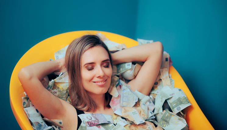 пари - РАЗВЪРЗВАТ КЕСИЯТА! 620 евро минимална работна заплата и по-високи майчински