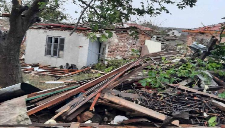 буря покриви - Бедственото положение във Варна остава