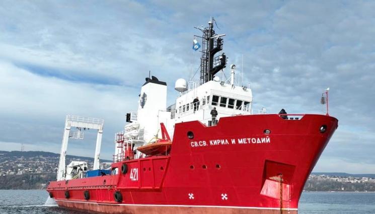 експедиция Антарктида - НА КОРАБА ЗА АНТАРКТИДА: Бъчва вино заминава с полярниците!