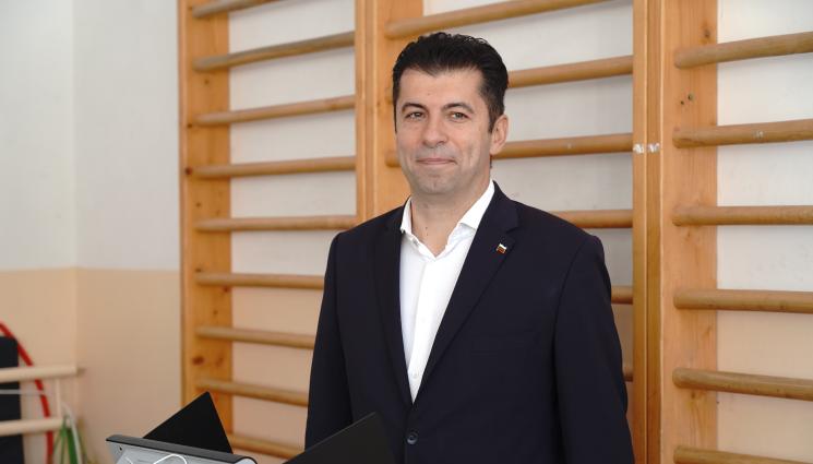 Петков - СЛЕД КАТО ПУСНА ГЛАСА СИ: Кирил Петков: Вярвам, че софиянци ще изберат бъдещето на София като европейски град