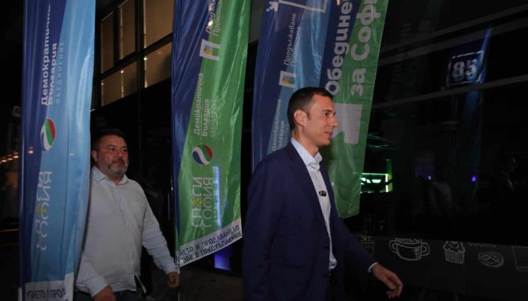 Васил Терзиев - НА КОСЪМ ОТ ПОБЕДАТА В СОФИЯ: Васил Терзиев благодари на избирателите, но ще говори за вота в понеделник