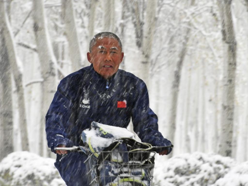 Североизточен Китай бе обхванат днес от необичайно студено време и