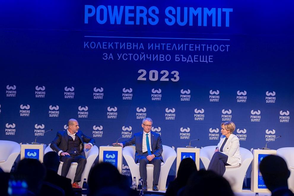 За първа година Powers Summit започна с новите Премиерска сесия