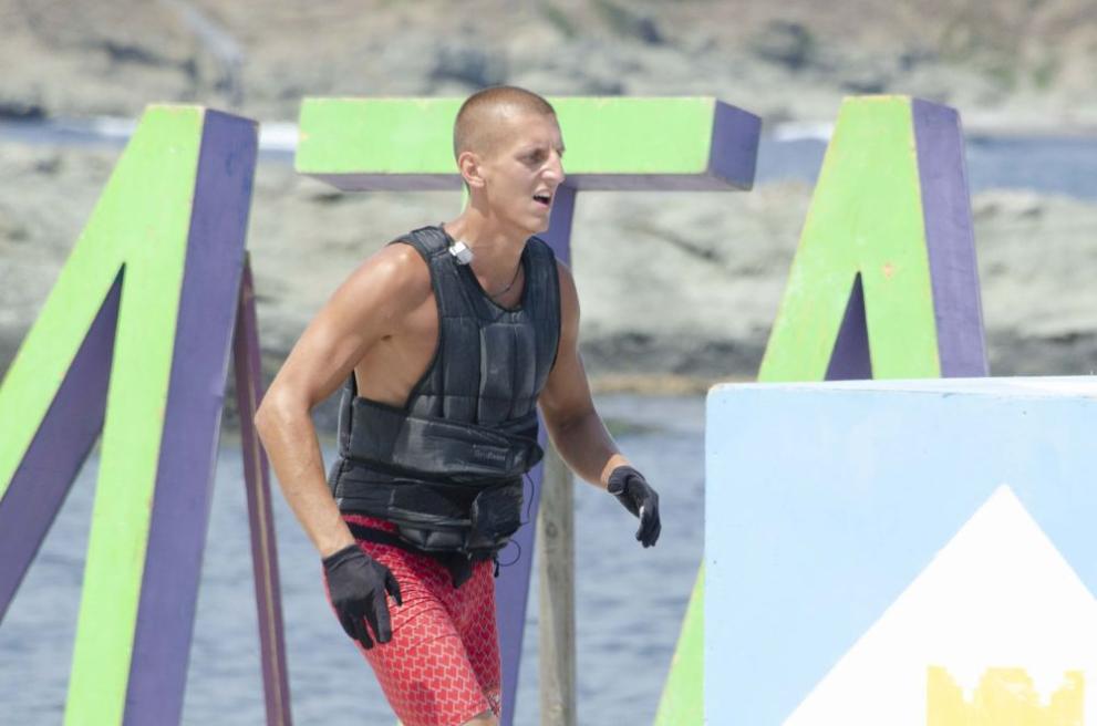 Иван Рълев, капитанът на Гладиаторите, спечели оспорваната битка срещу плувеца