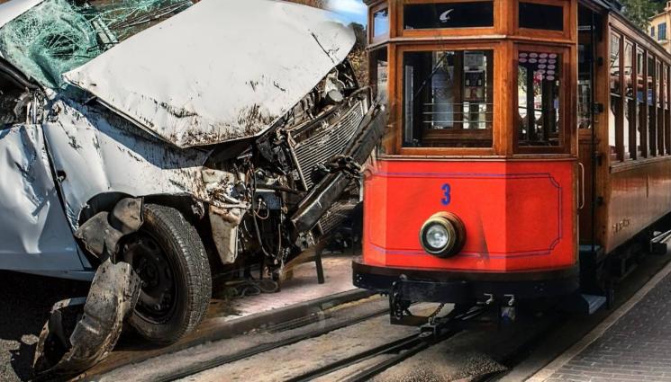 катастрофа с трамвай - КЛАСИКА: Паднаха 2 капки дъжд в София и колите накацаха по мантинелите (СНИМКИ)