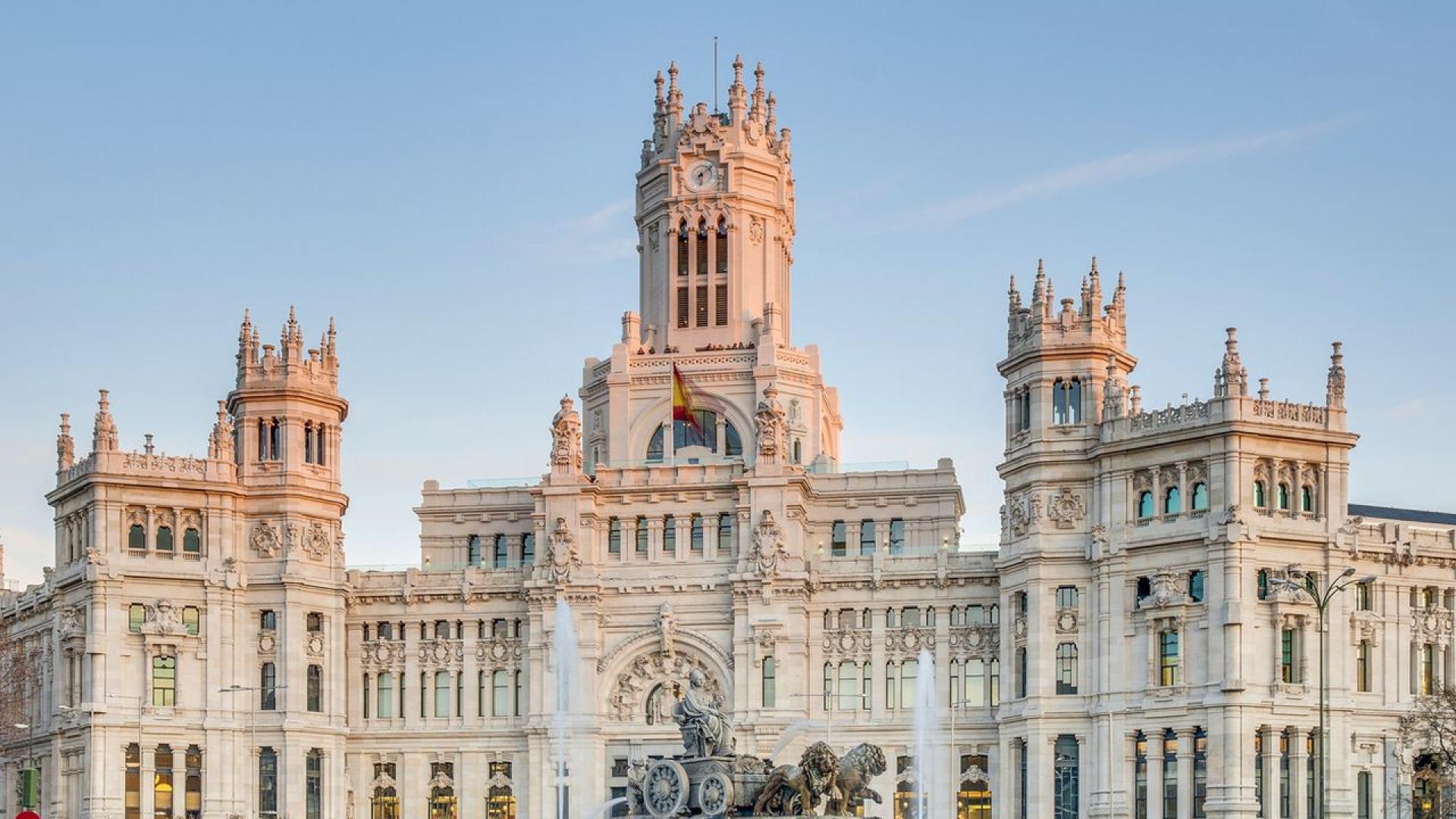 Социалистите управляващи големите испански градове и области искат премиерът Педро