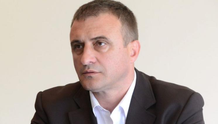 Ахмед - ДЪЖДЪТ ОТ ОСТАВКИ НЕ СПИРА: И зам.-председател на ДПС сдава поста