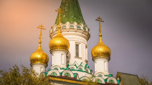 Между историята и споровете: Руската църква си остава една от най-изящните сгради в София (ГАЛЕРИЯ)