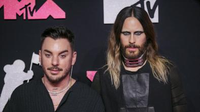 Jared Leto изкачи "Емпайър стейт билдинг" и съобщи за турне на Thirty Seconds To Mars