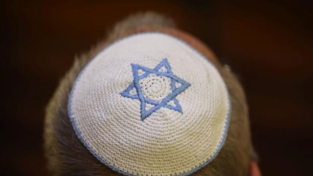 Защо евреите носят кипа