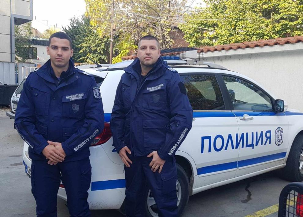 Жена благодари на полицаи от Хасково, помогнали на съпруга ѝ.