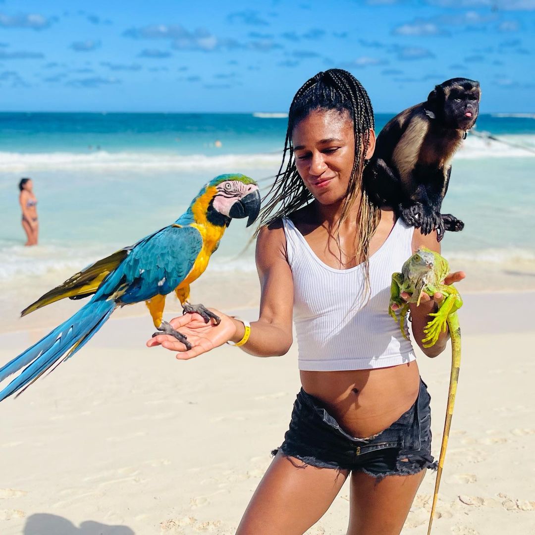 Анджела Хил