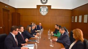И ф главен прокурор Борислав Сарафов проведе среща с британския министър