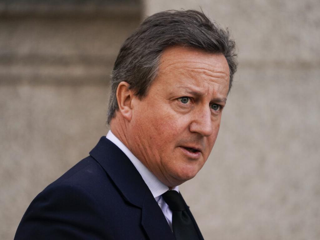 Британският външен министър Дейвид Камерън заяви че Великобритания е готова