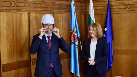 терзиев фандъкова каска