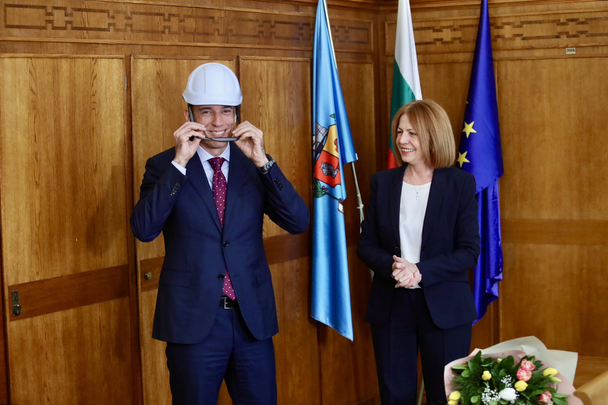 терзиев фандъкова каска