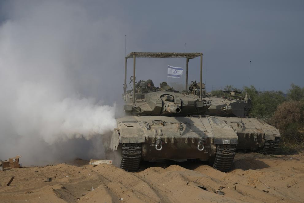 Израелската армия днес обяви, че е завзела правителствените сгради на