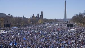 Десетки хиляди хора се събраха днес във Вашингтон на Поход