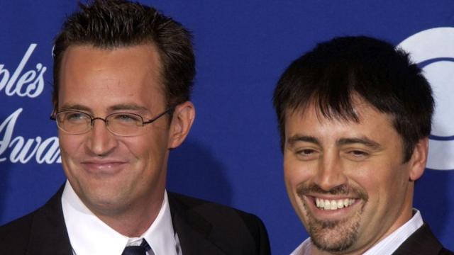 Лети приятелю, сега си свободен: Звездите от приятели с трогателни спомени за Матю Пери