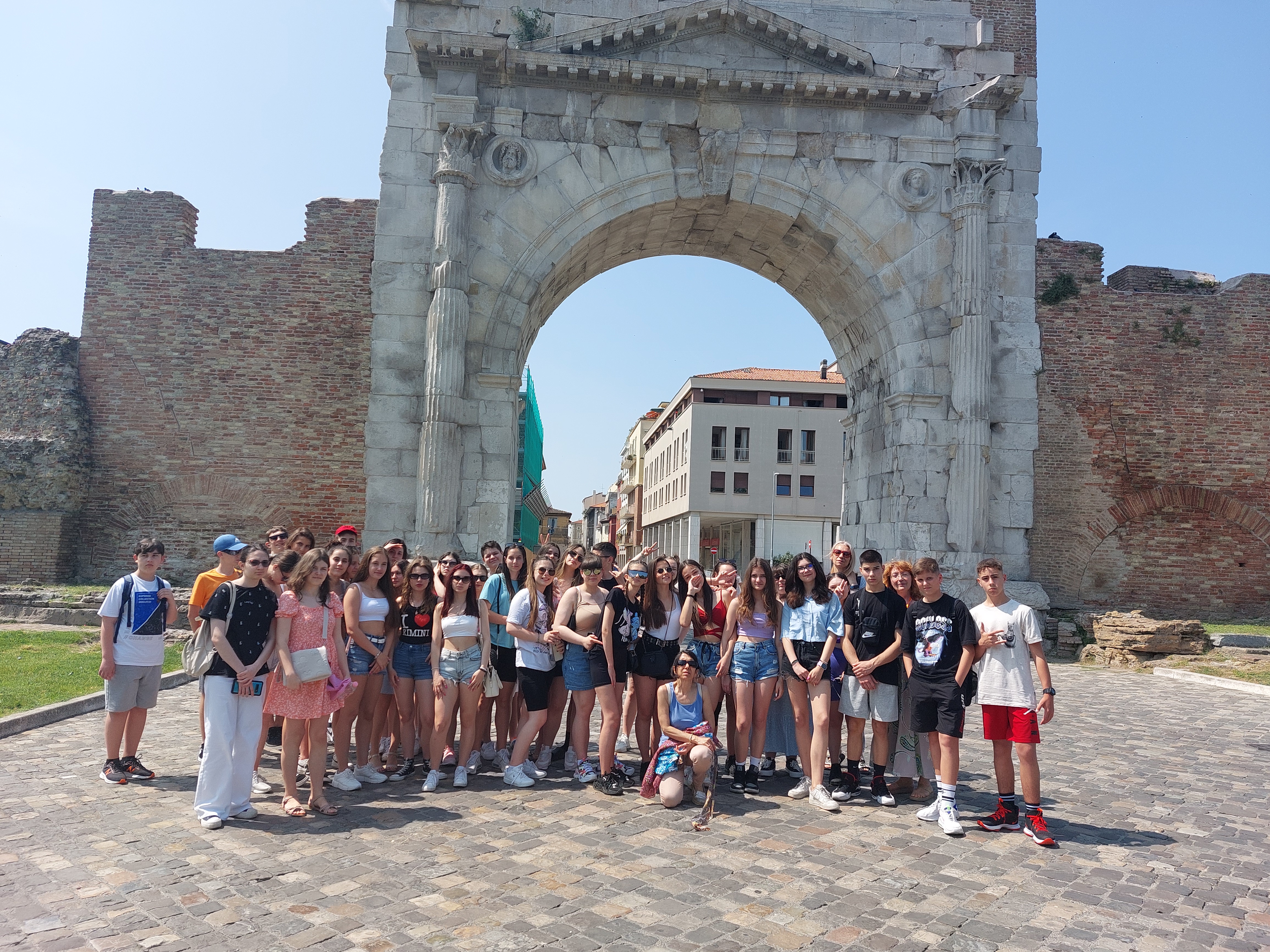 Ученици фотография Доца