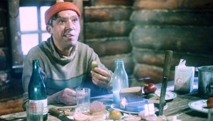 в кухнята на - ЗЛАТНО ВРЕМЕ: В кухнята на „Диамантената ръка“: Юрий Никулин не сяда на масата без хляб (РЕЦЕПТА)