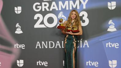 Shakira вече не плаче - издава нов албум