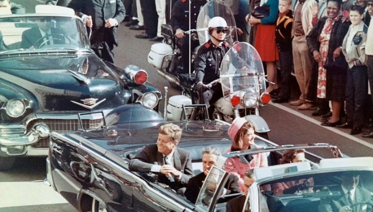 Кенеди - ОТНЕСЛА ТАЙНАТА В ГРОБА: Джаки Кенеди разкрила кой е убиецът на президента?!