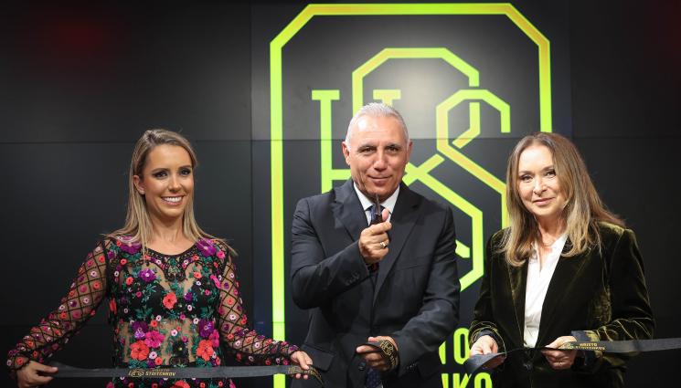 Христо Стоичков Зала на славата - Ицо заведе момичетата си в Гранада