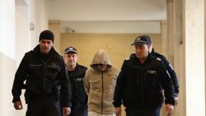 29 годишният Стефан Шикеров обвинен в подпалването на полицейски бус по