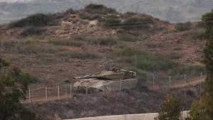Израелски танкове са били разположени около болничен комплекс в северната