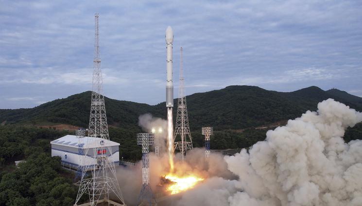 сателит Северна Корея - ЕПОХАЛНО: Ким Чен Ун вече ще шпионира от Космоса!