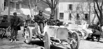 <p>Nice Week, 25 - 29 март 1901 г. Вилхелм Вернер печели състезанието зад волана на Mercedes 35 hp, собственост на Барон Хенри де Ротшилд.</p>