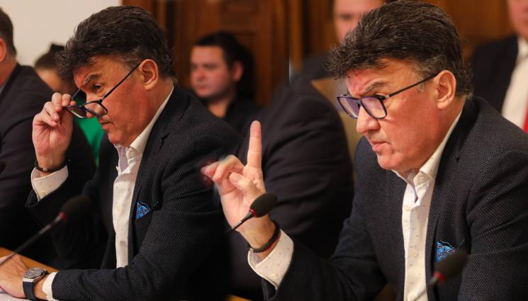 Михайлов Народно събрание - Припомняне от Бояна: Подалият оставка Б. Михайлов още не е освободен като президент