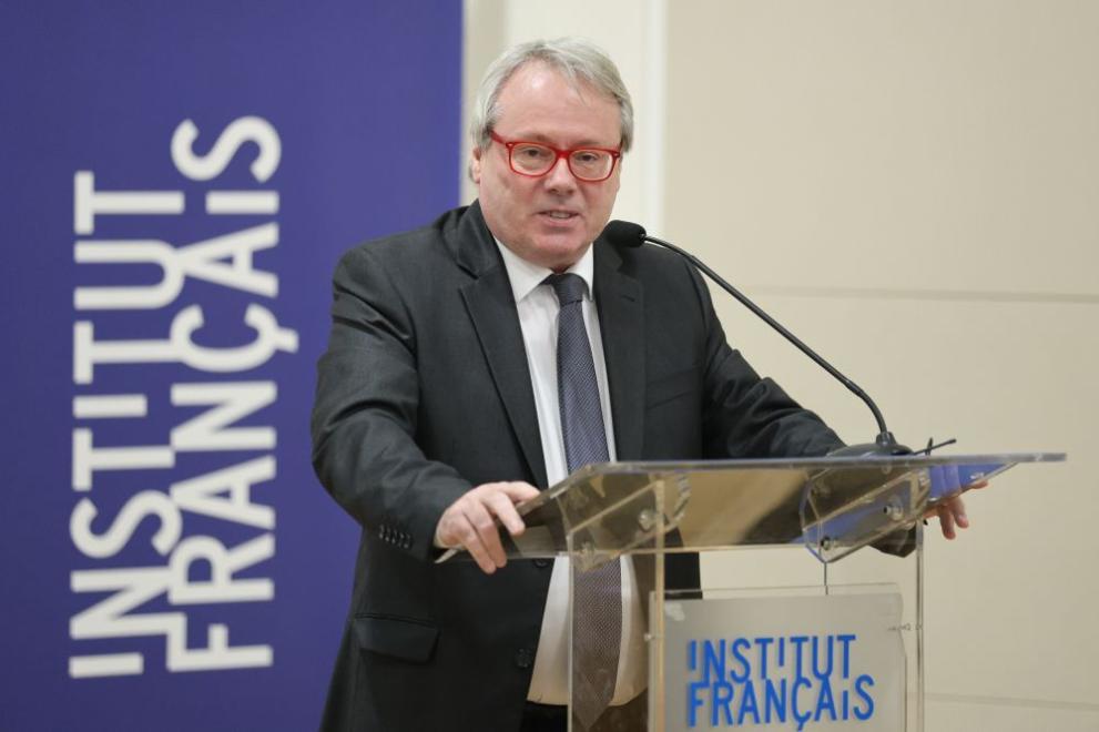 България е на кръстопът, тя е предприела реализирането на много