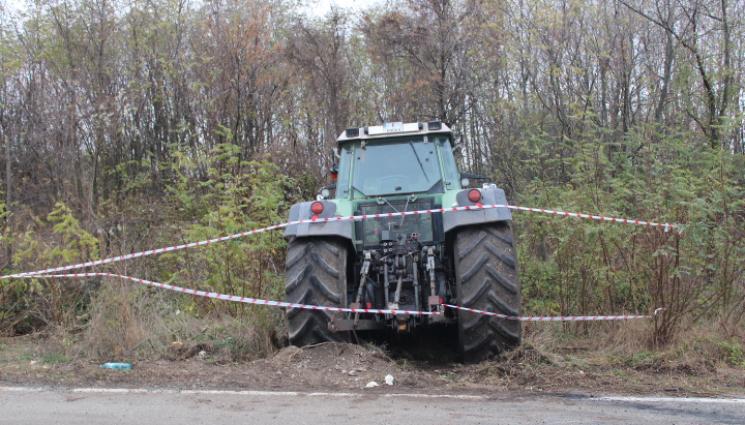 трактор - УЖАС НА ПЪТЯ: Зърнопроизводител загина в катастрофа